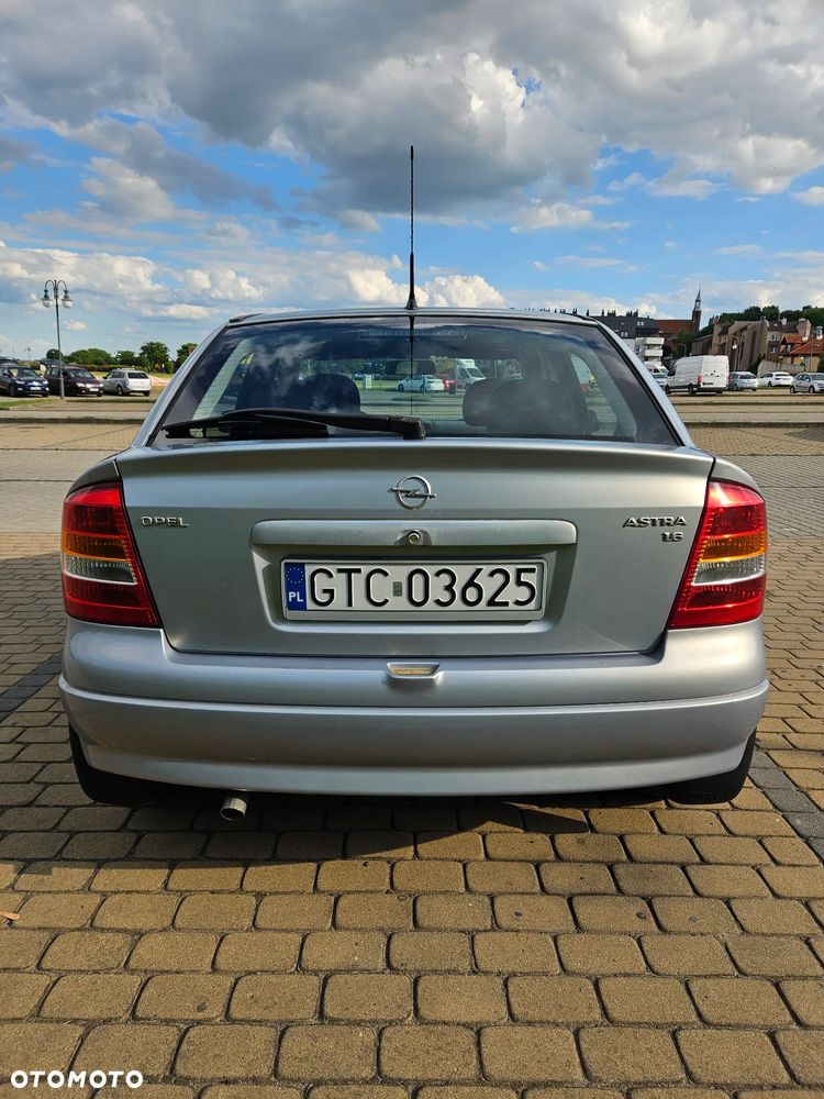 Opel Astra - 4