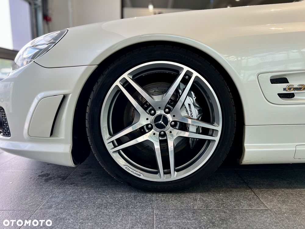Mercedes-Benz SL 63 AMG - 10