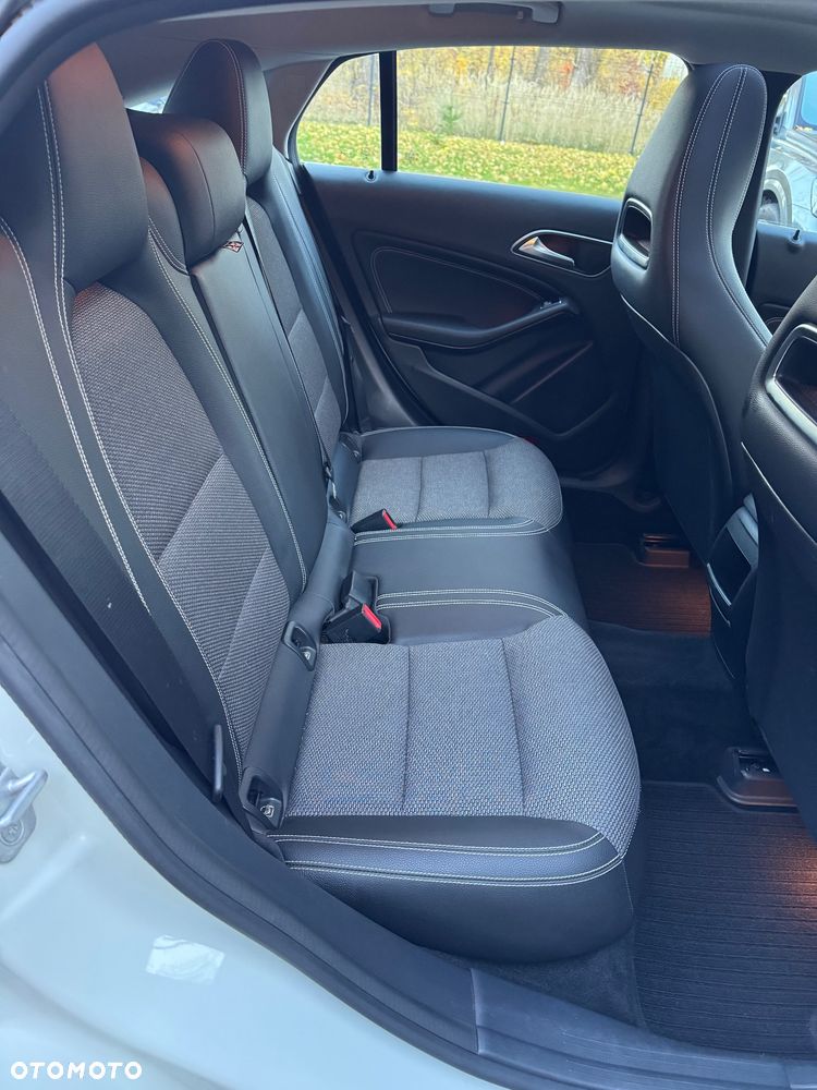 Mercedes-Benz CLA Shooting Brake 200 AMG Line - 28