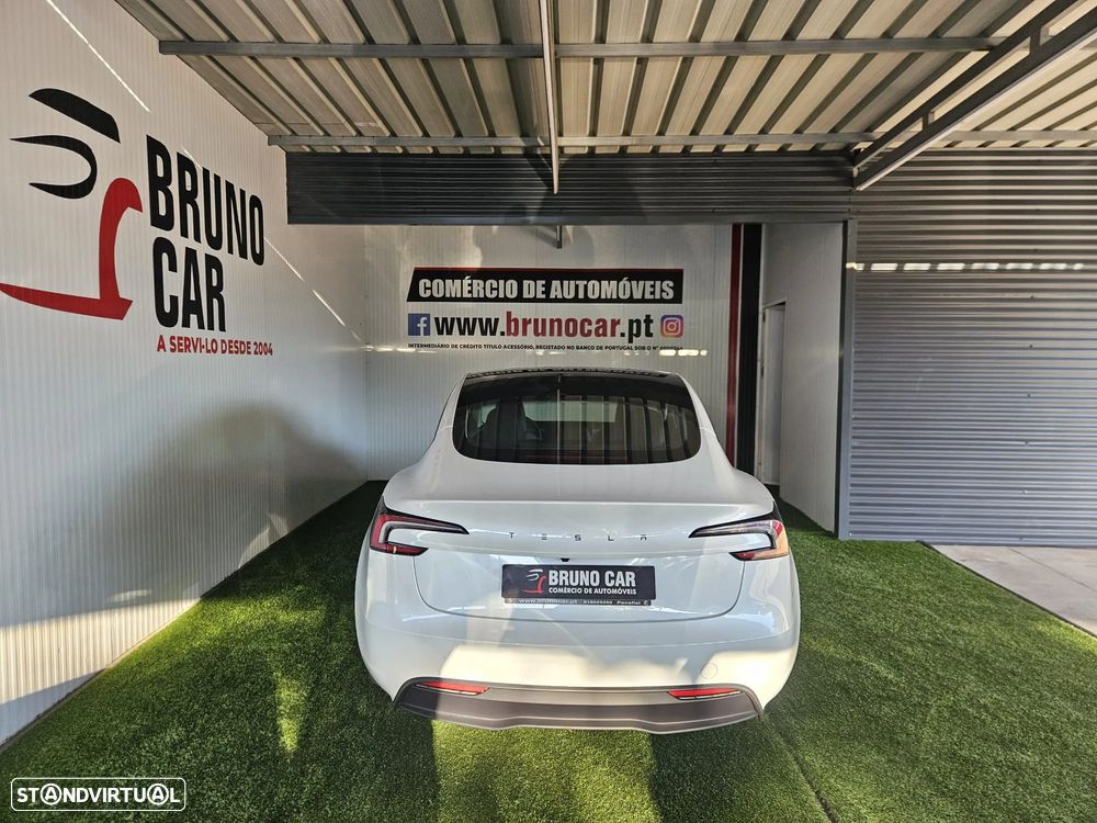Tesla Model 3 2026 photo 4