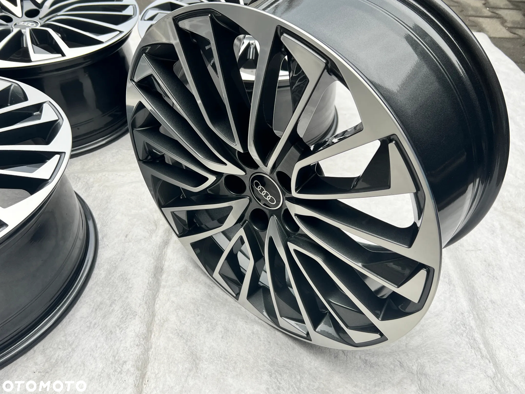 Nowe oryginalne felgi Audi A6 C8 A4 B9 Q5 80a  4k0 19'' - 7