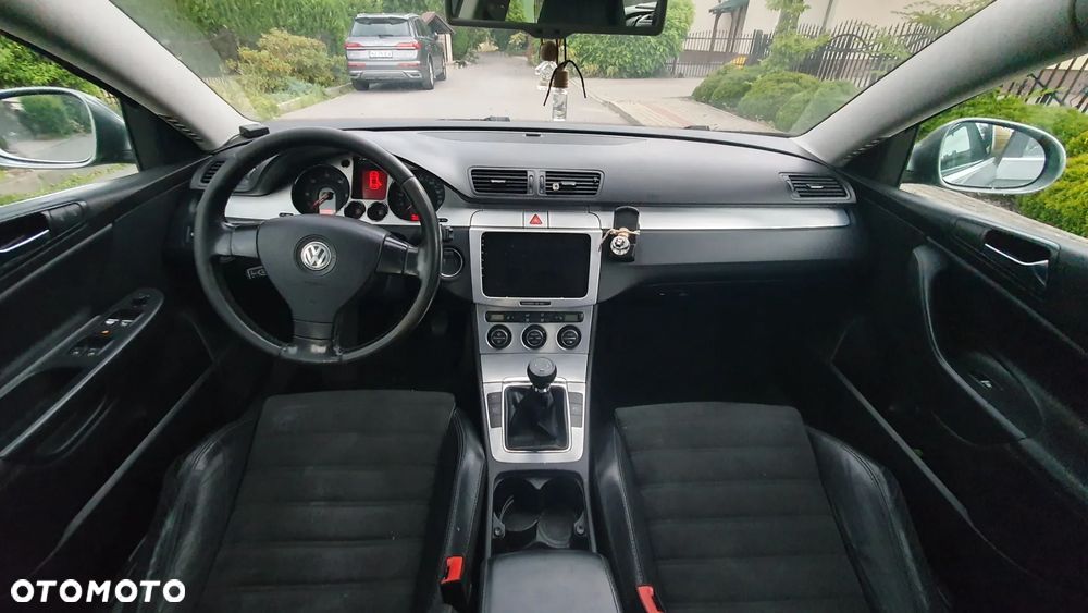 Volkswagen Passat - 8