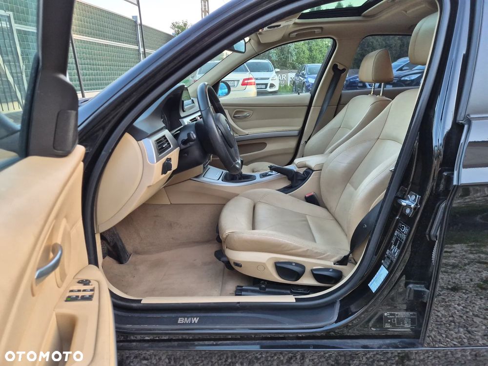 BMW Seria 3 325i - 13