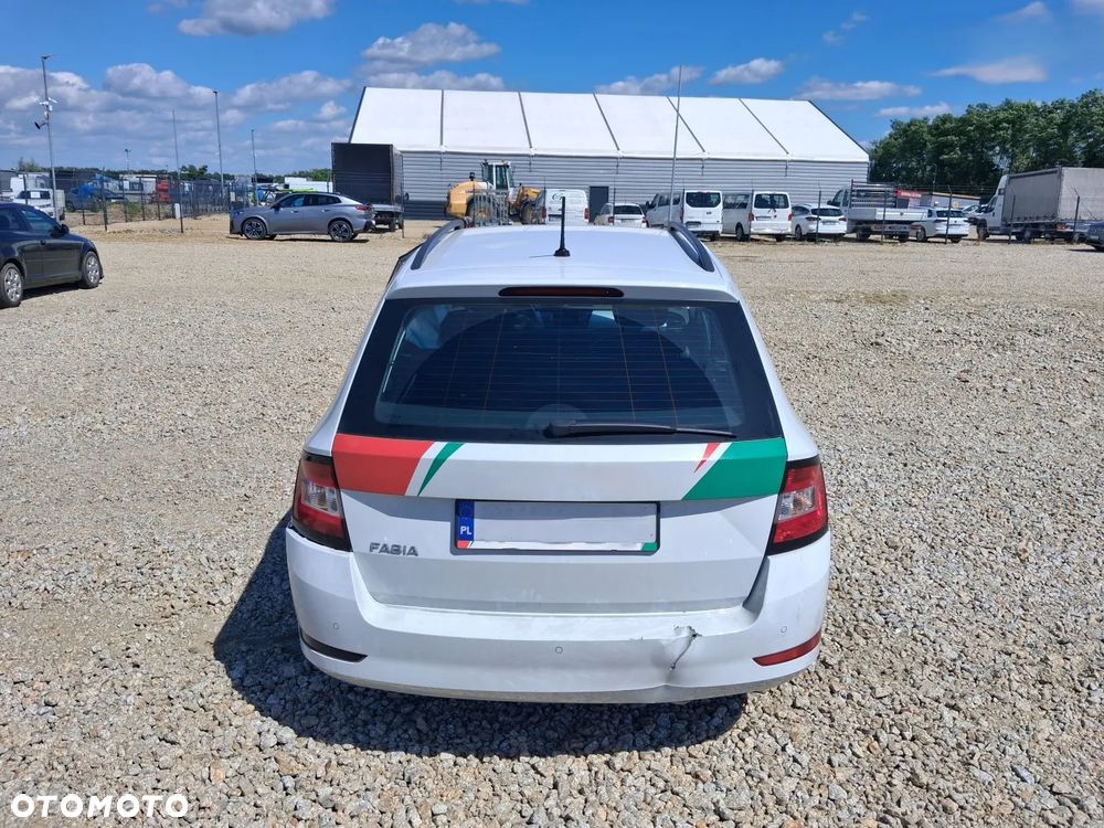Skoda Fabia 1.0 TSI Style Color - 6