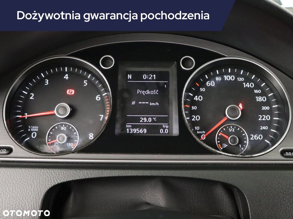Volkswagen Passat - 13
