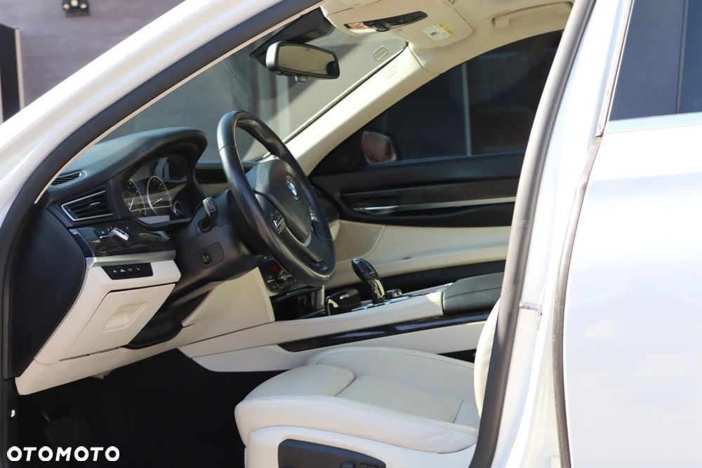 BMW Seria 7 750Li - 13