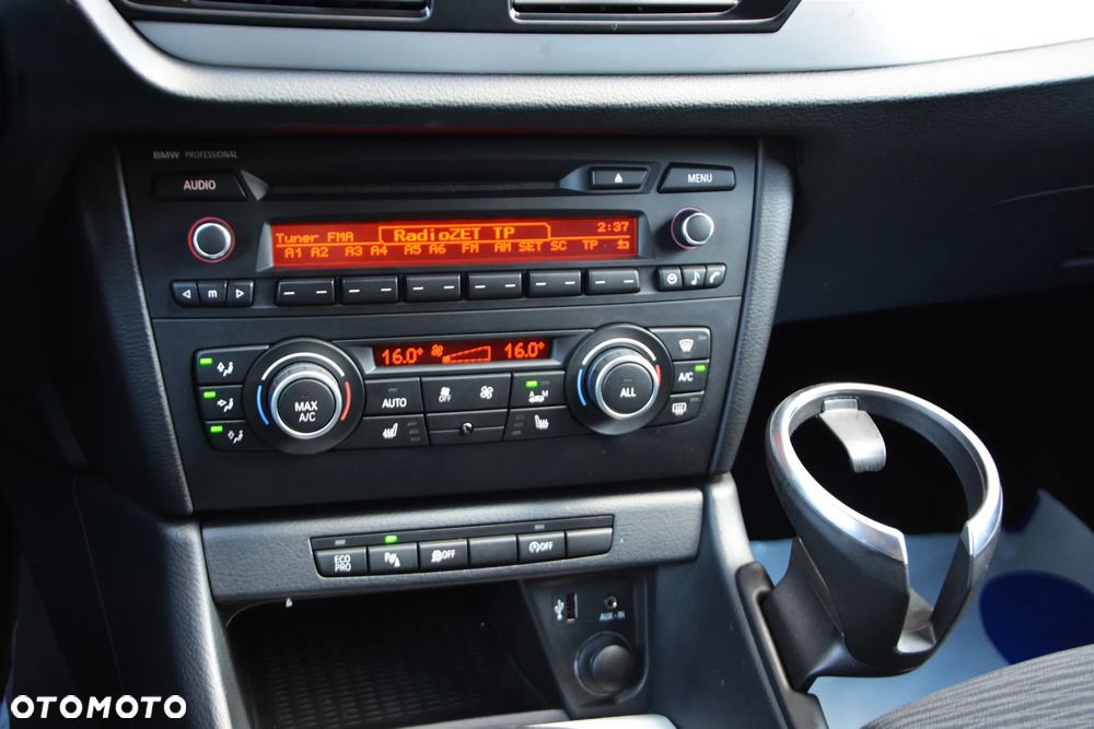 BMW X1 sDrive18d xLine - 8