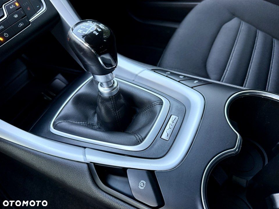 Ford Mondeo SW 2.0 TDCi S&S Titanium - 25