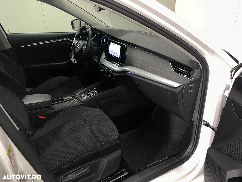 Skoda Octavia 2.0 TDI DSG 4X4 Style - 10