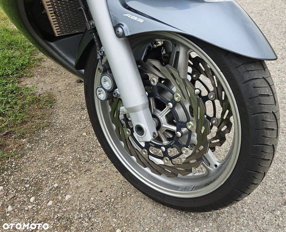 Yamaha FJR - 6