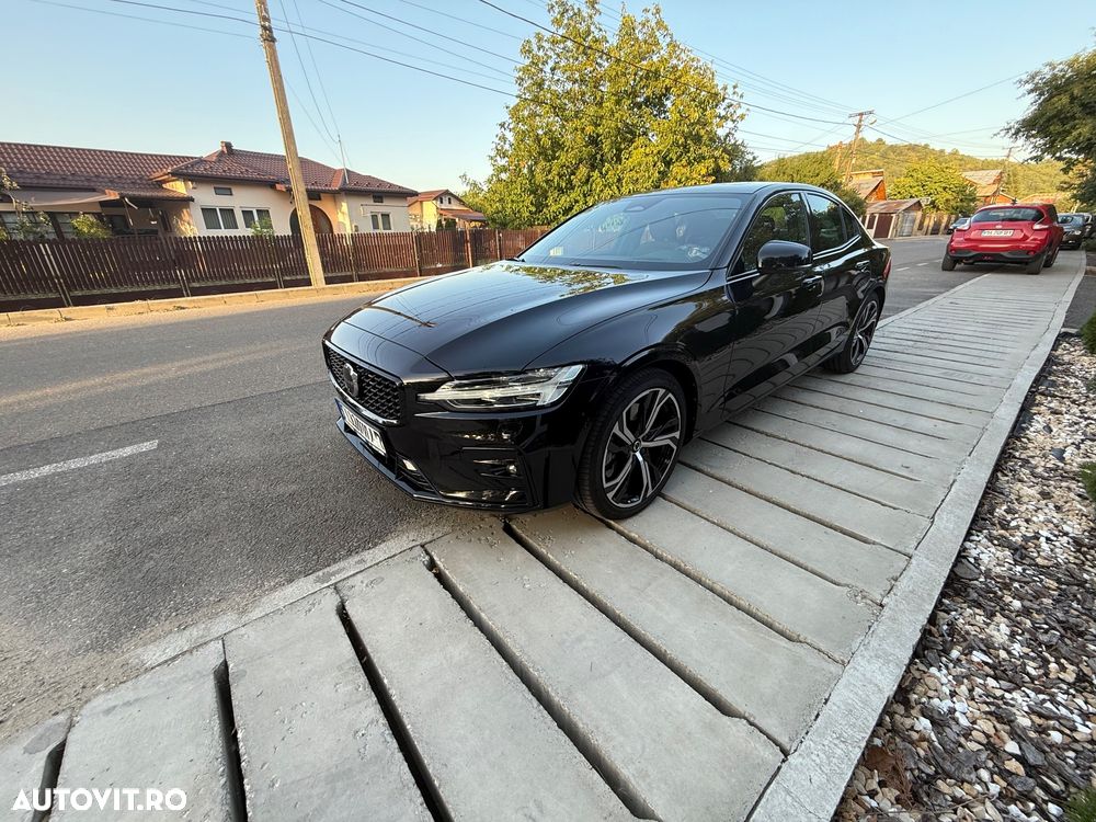 Volvo S60 B5 MHEV AT AWD Ultimate Dark - 2