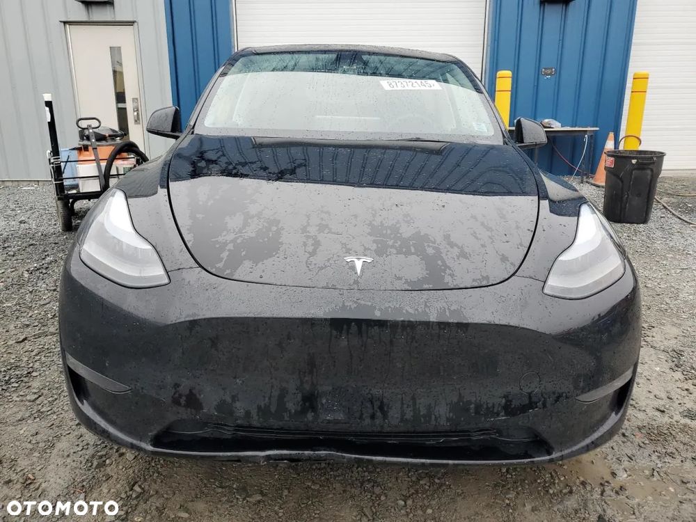 Tesla Y Long Range Dual Motor AWD - 9