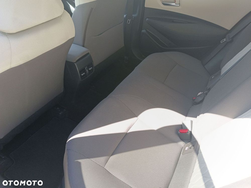 Toyota Corolla - 10