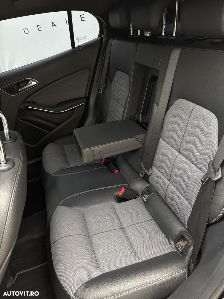 Mercedes-Benz GLA - 13