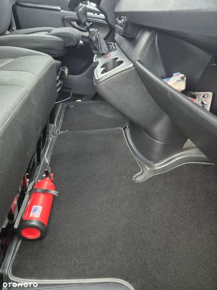 Mercedes-Benz Sprinter - 22