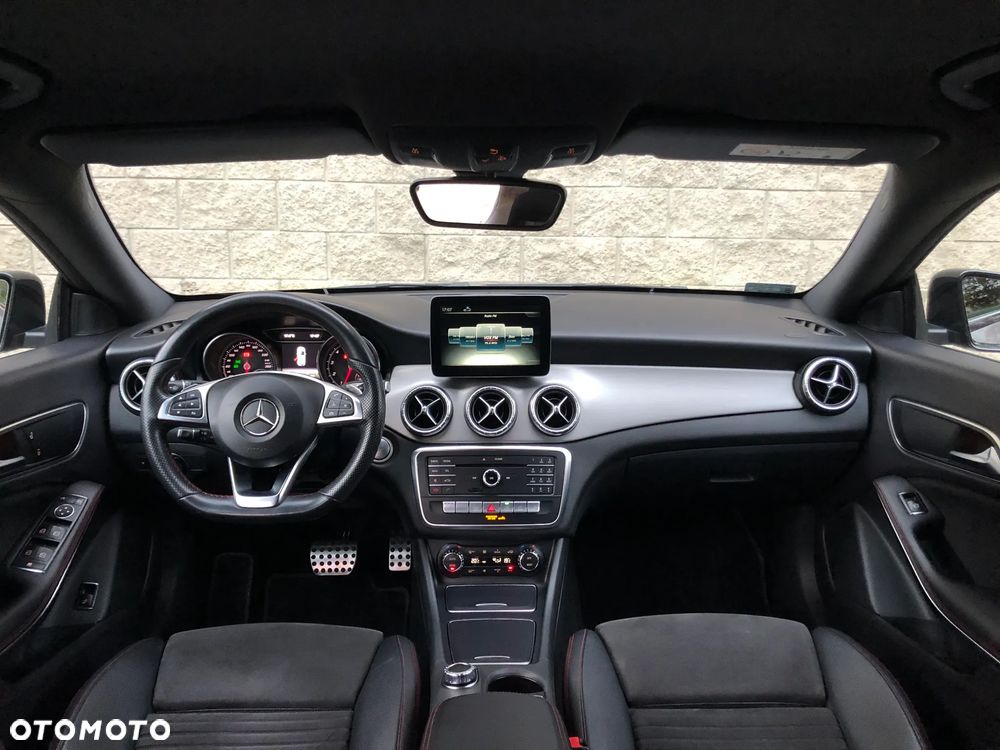 Mercedes-Benz CLA 200 7G-DCT AMG Line - 11