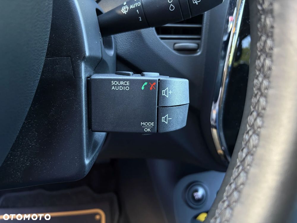 Renault Captur ENERGY TCe 120 EDC LIMITED - 25