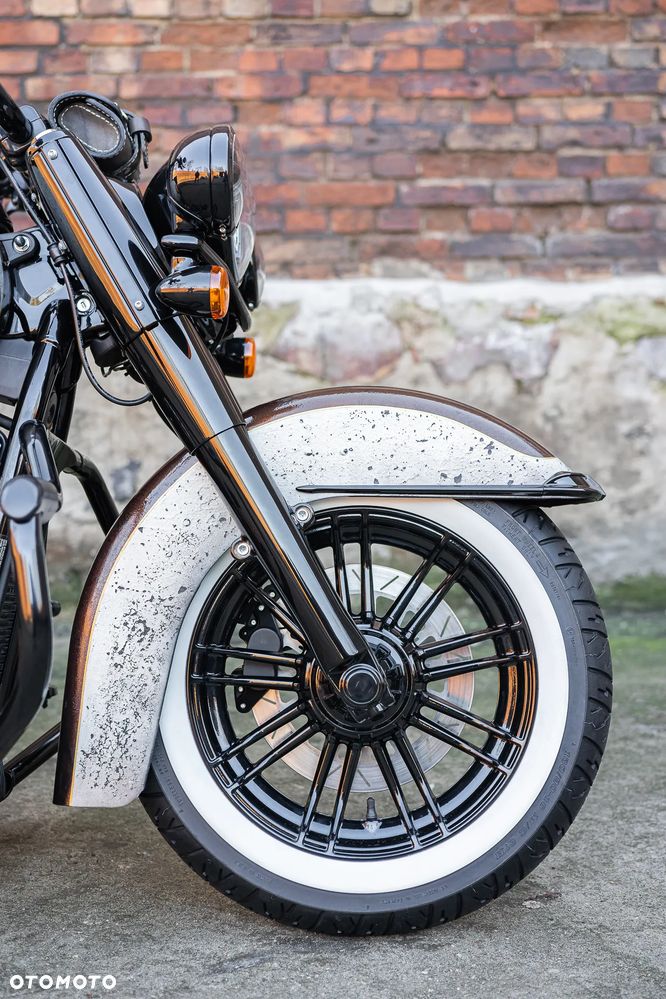 Harley-Davidson Softail Heritage Classic - 18