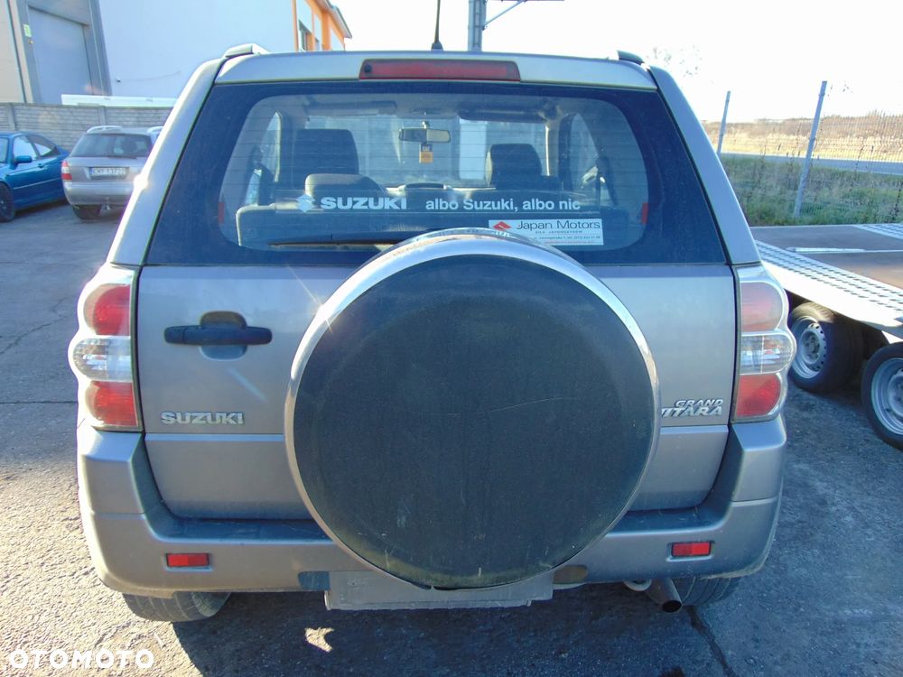 klapa tył tylnia bagażnika osłona na koło Suzuki Grand Vitara II 3D zdl - 1
