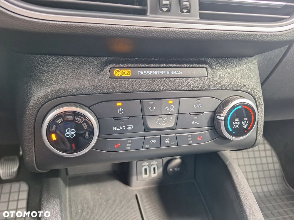 Ford Focus 1.5 EcoBlue Connected - 33