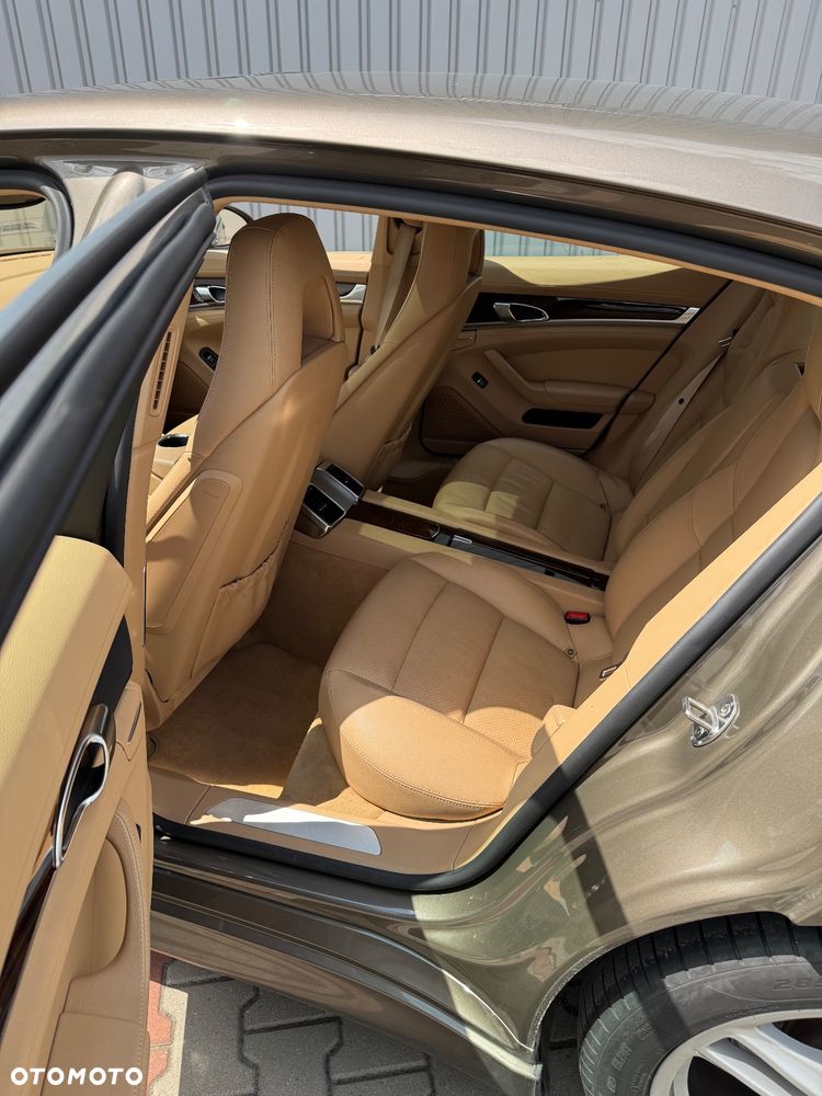 Porsche Panamera PDK - 10