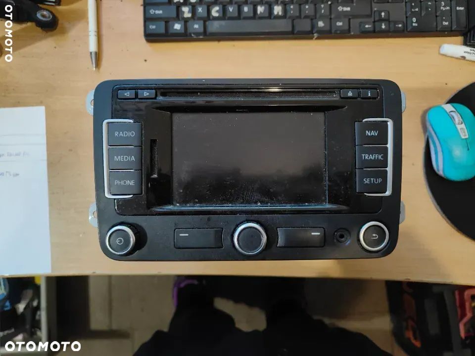 Radio fabryczne Volkswagen Golf VI 3C8035279A - 1