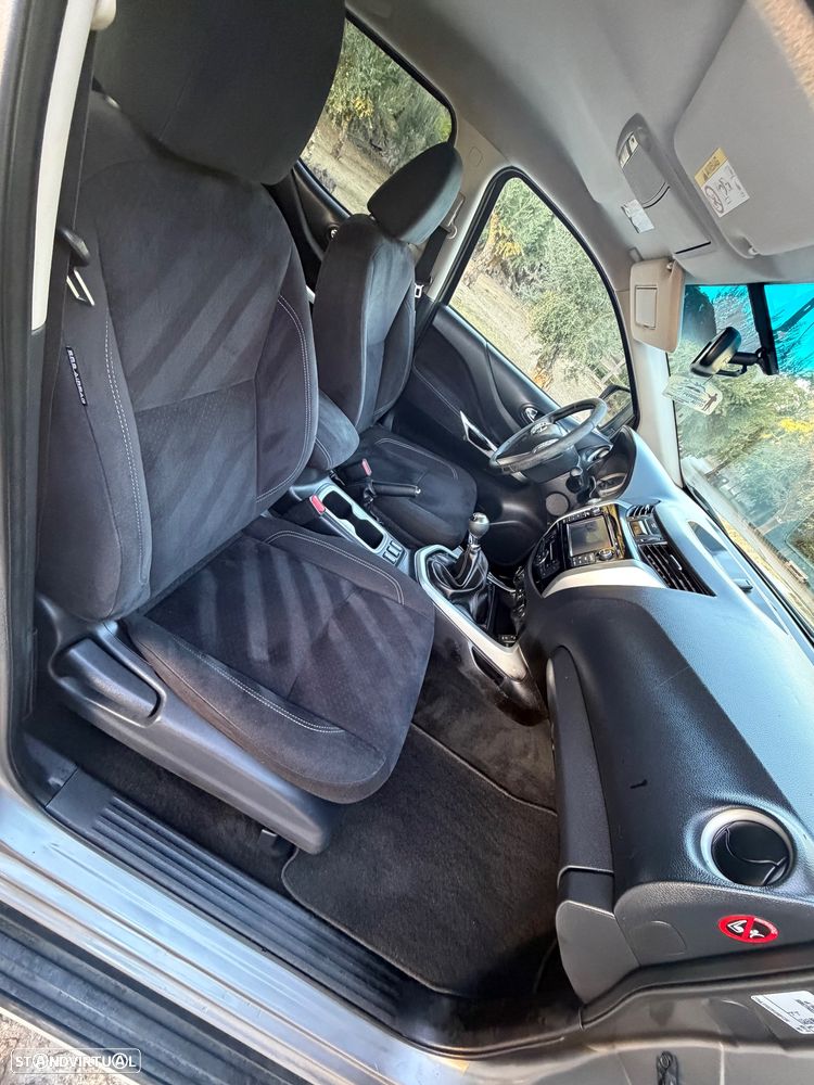 Nissan Navara 2.3 dCi CD 4WD N-Connecta Navi+Barras - 9