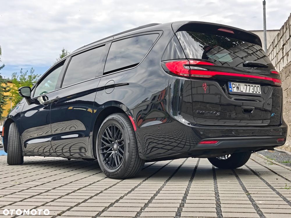 Chrysler Pacifica - 8
