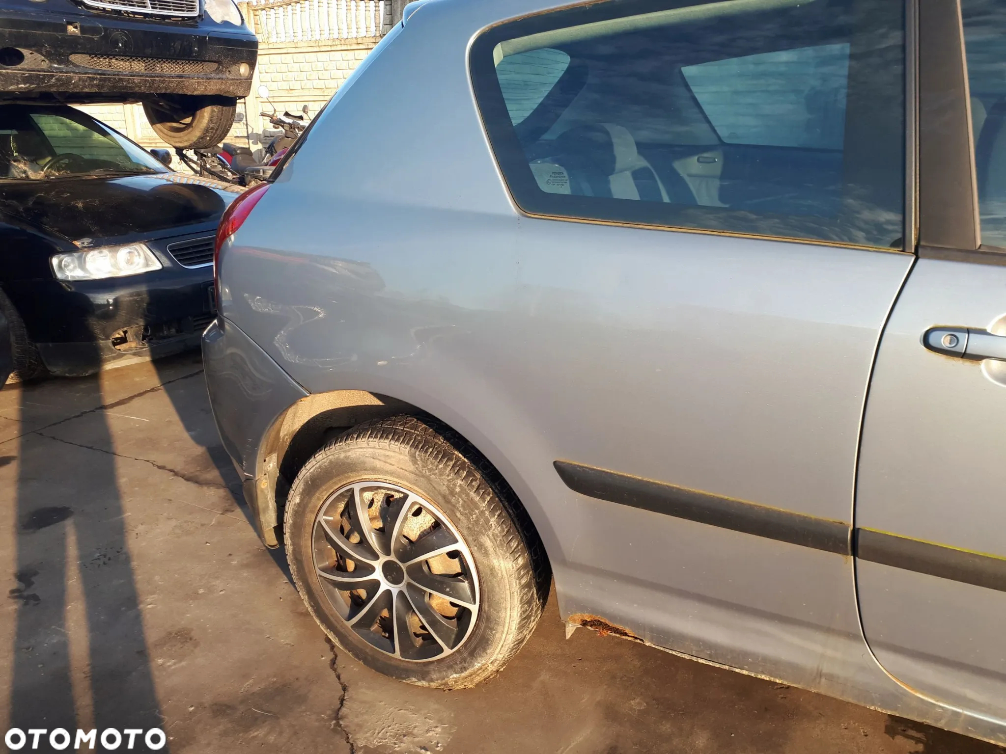 TOYOTA COROLLA E12 3D 1.4 16V 01-04 KLAPKA WLEWU PALIWA 8Q3 - 7
