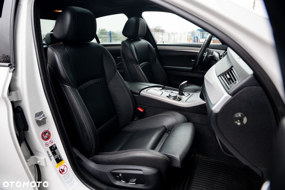 BMW Seria 5 M550d xDrive Sport-Aut - 25
