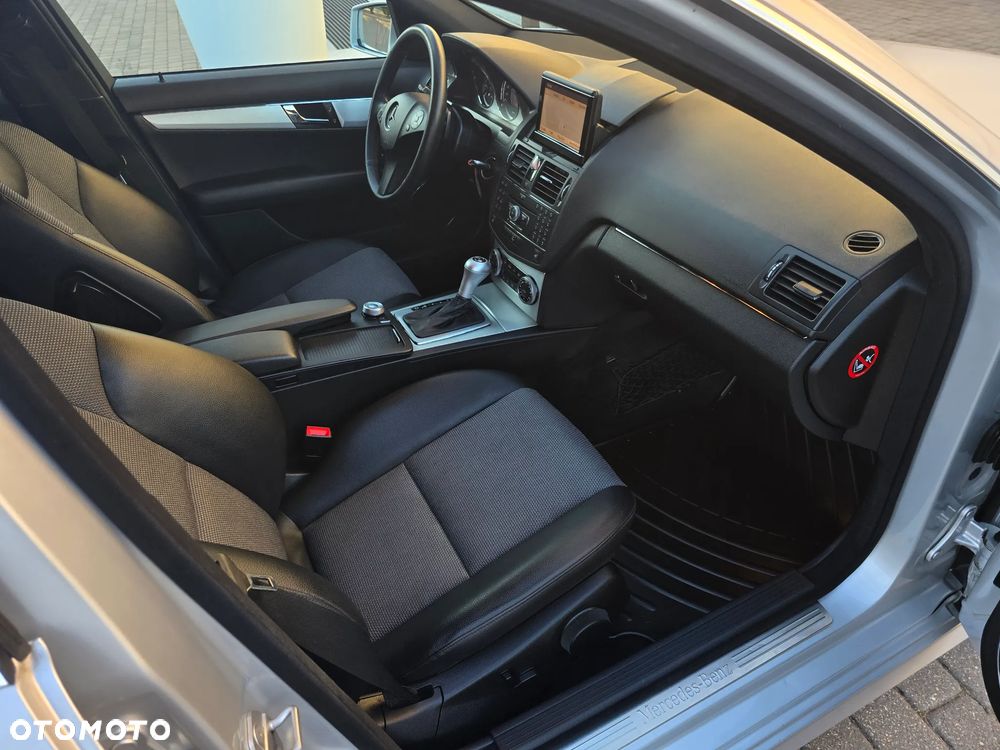Mercedes-Benz Klasa C 300 7G-TRONIC Avantgarde - 15