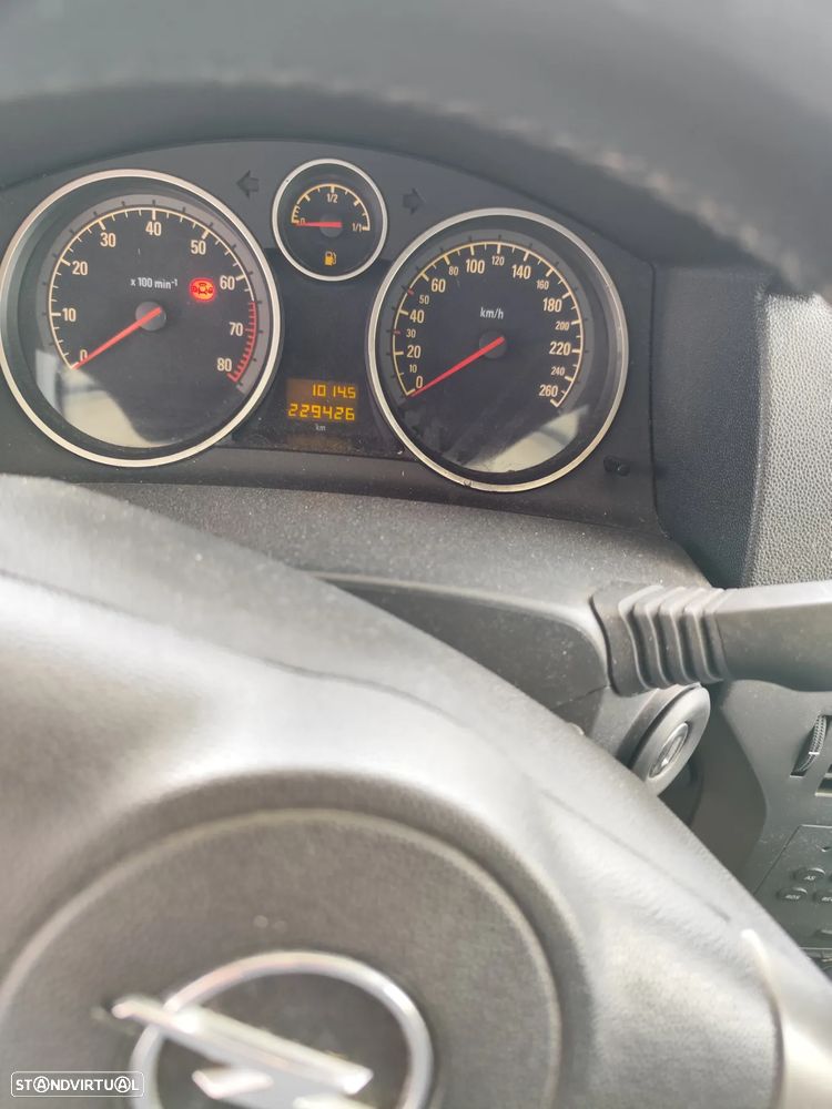 Opel Astra Caravan - 8