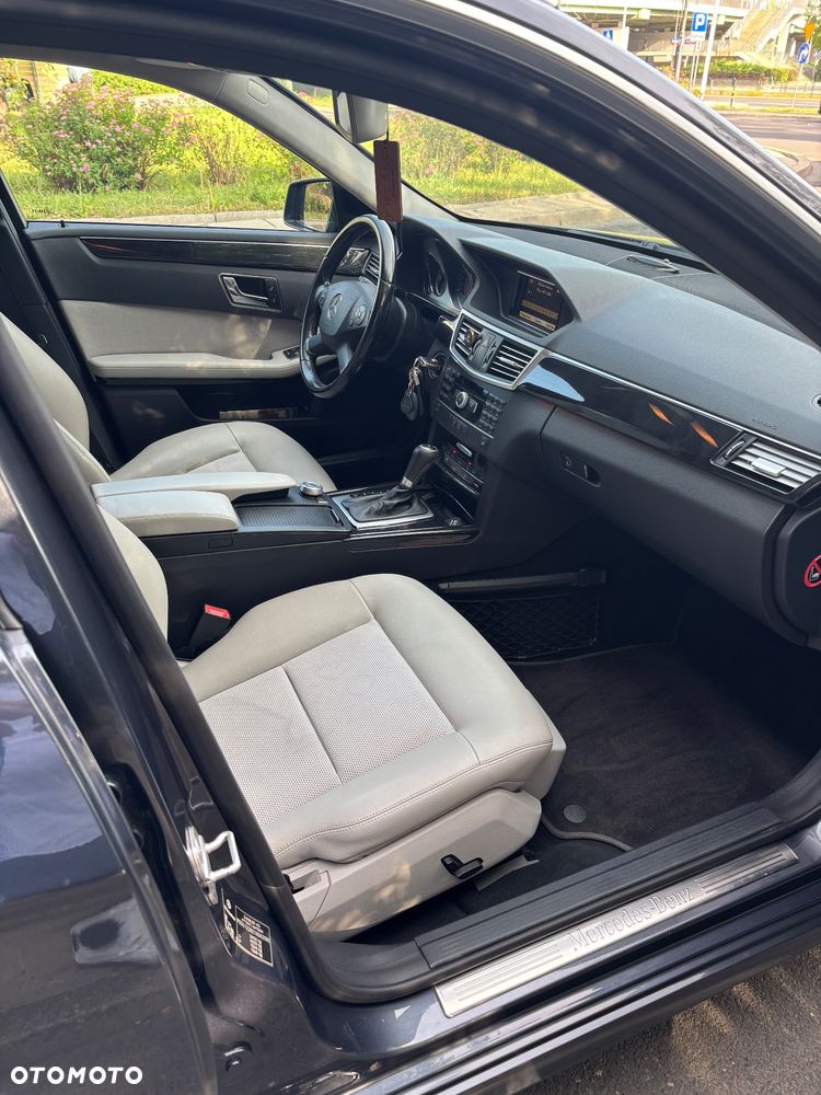 Mercedes-Benz Klasa E 220 CDI DPF BlueEFFICIENCY Automatik Avantgarde - 8