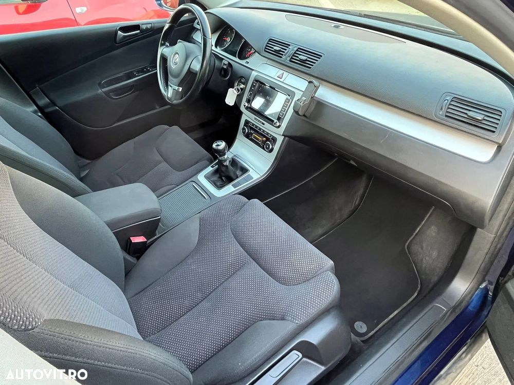 Volkswagen Passat Variant 2.0 TDI DPF Trendline - 6
