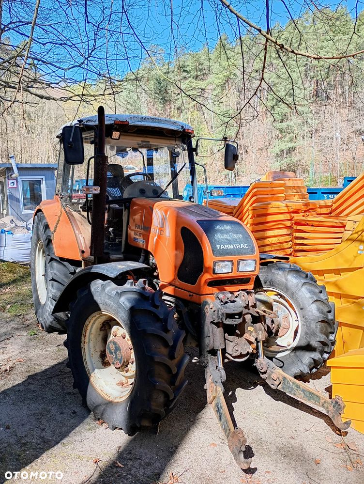 Farmtrac 685DT - 2