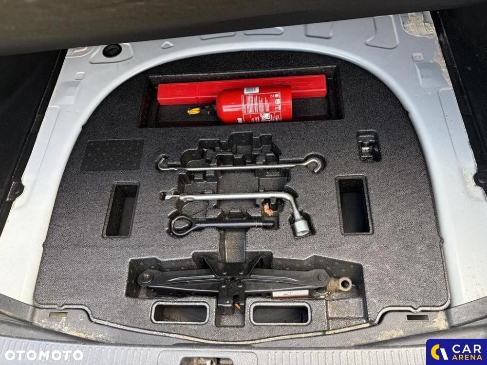 Toyota Camry - 24