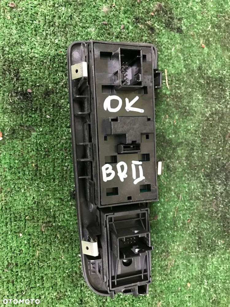 PRZEŁĄCZNIKI PANEL SZYB LEWY BRAVO II WWA - 2