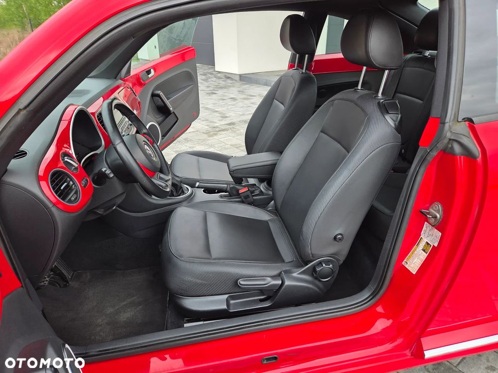 Volkswagen New Beetle - 29