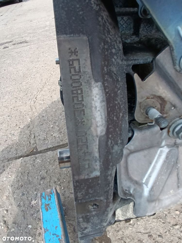 MERCEDES W205 SILNIK 2.0 CGI 274920 KOMPLETNY - 9