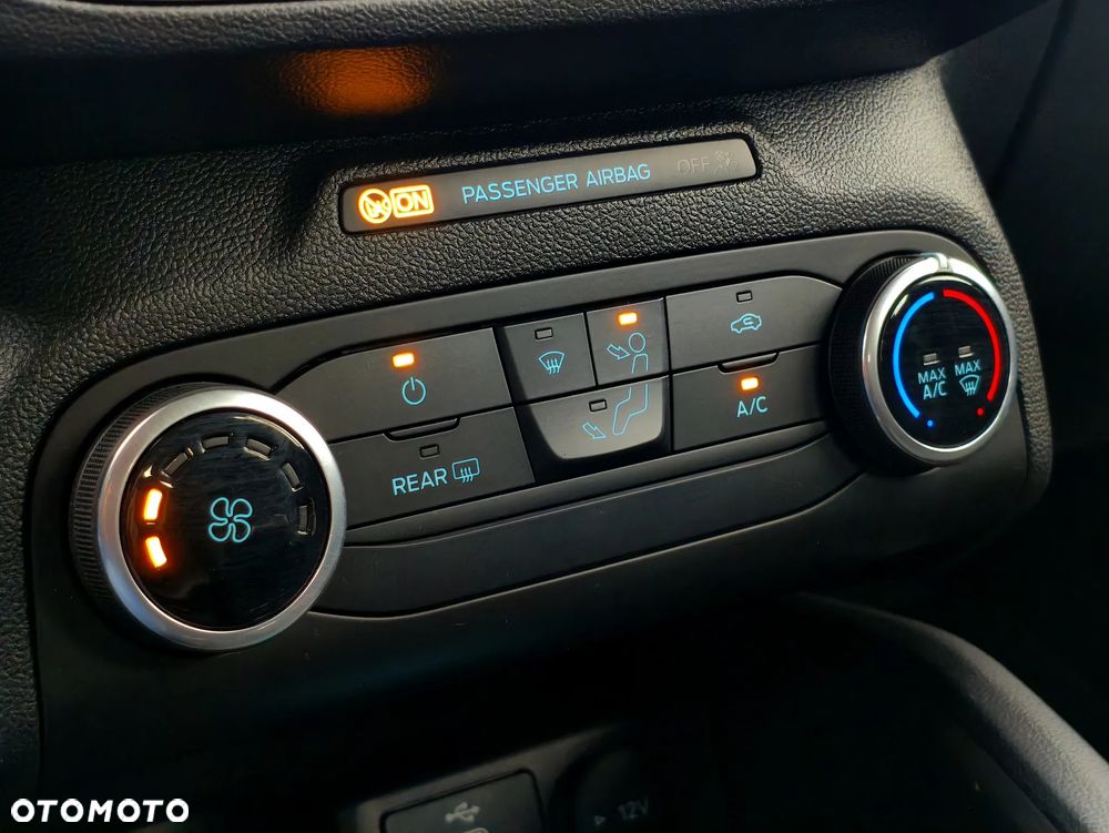 Ford Focus SW 1.5 TDCi DPF S&S Trend - 10