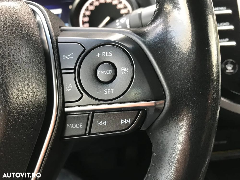 Toyota Camry 2.5 Hybrid Dynamic - 19