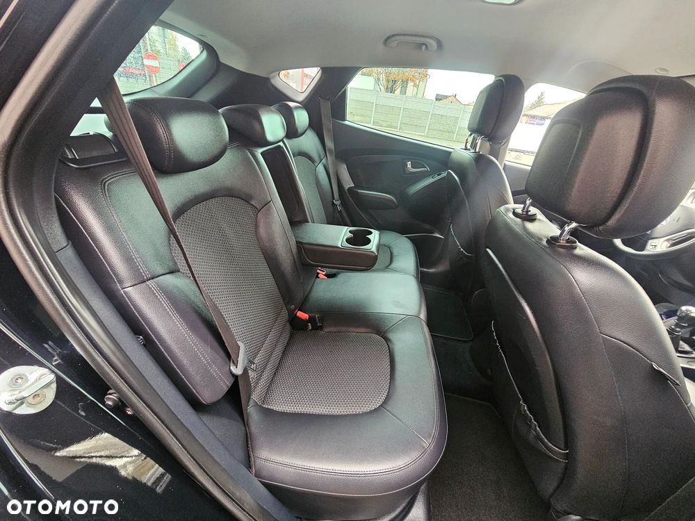 Hyundai ix35 1.7 CRDi 2WD blue Finale Gold - 19