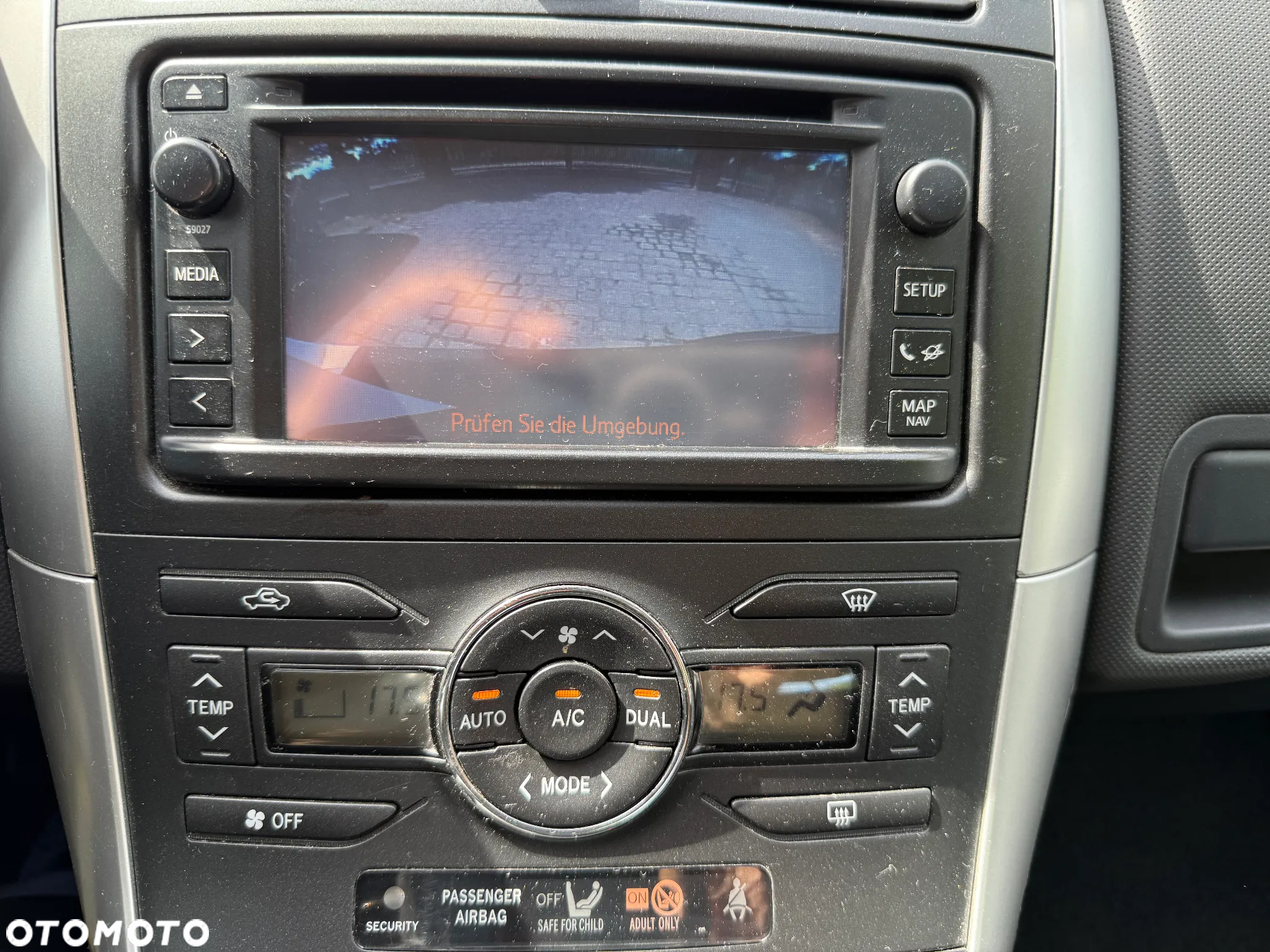 Toyota Auris 2.0 D-4D Executive - 28
