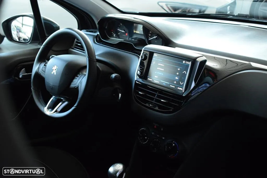 Peugeot 208 1.5 BlueHDi Signature - 33
