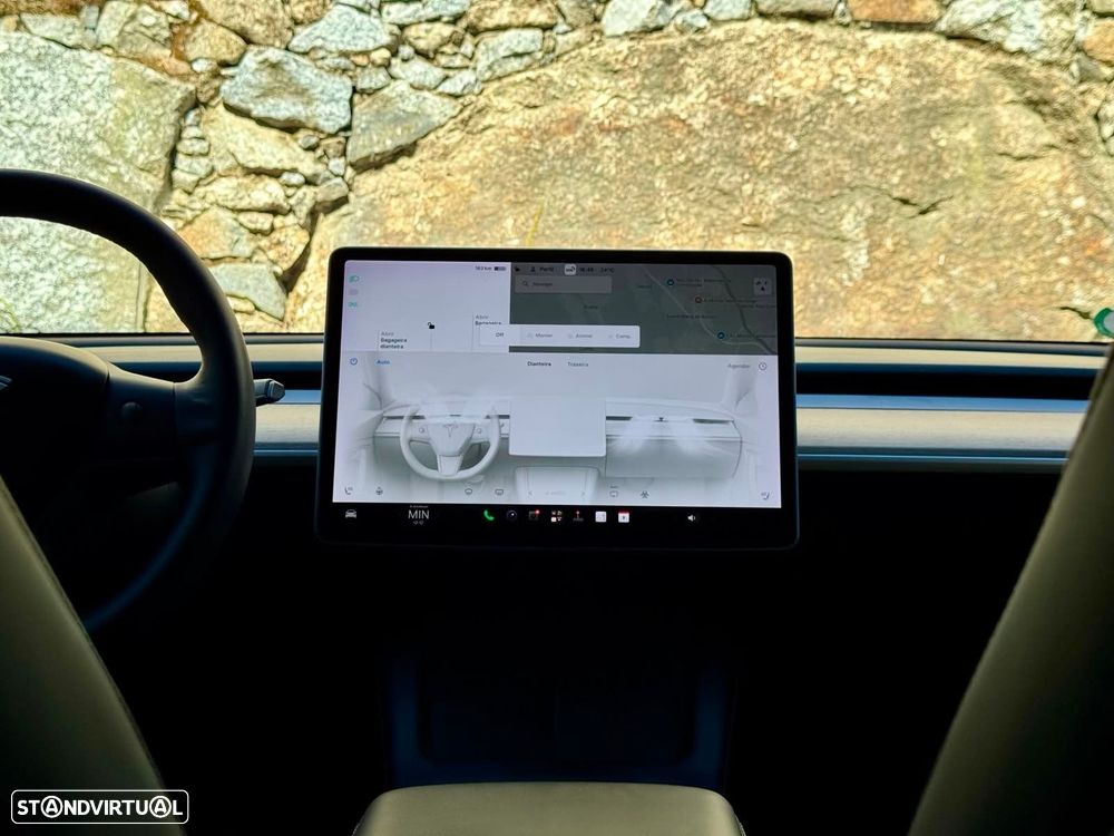 Tesla Model Y Long Range Dual Motor AWD - 33