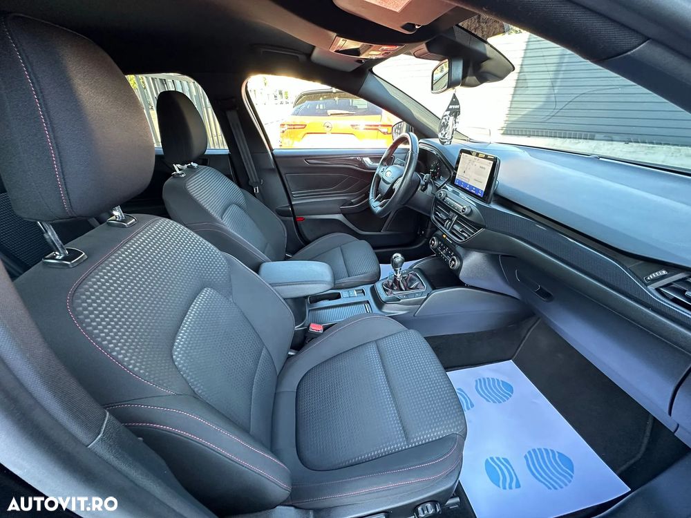 Ford Focus Turnier 1.0 EcoBoost Start-Stopp-System ST-LINE - 17