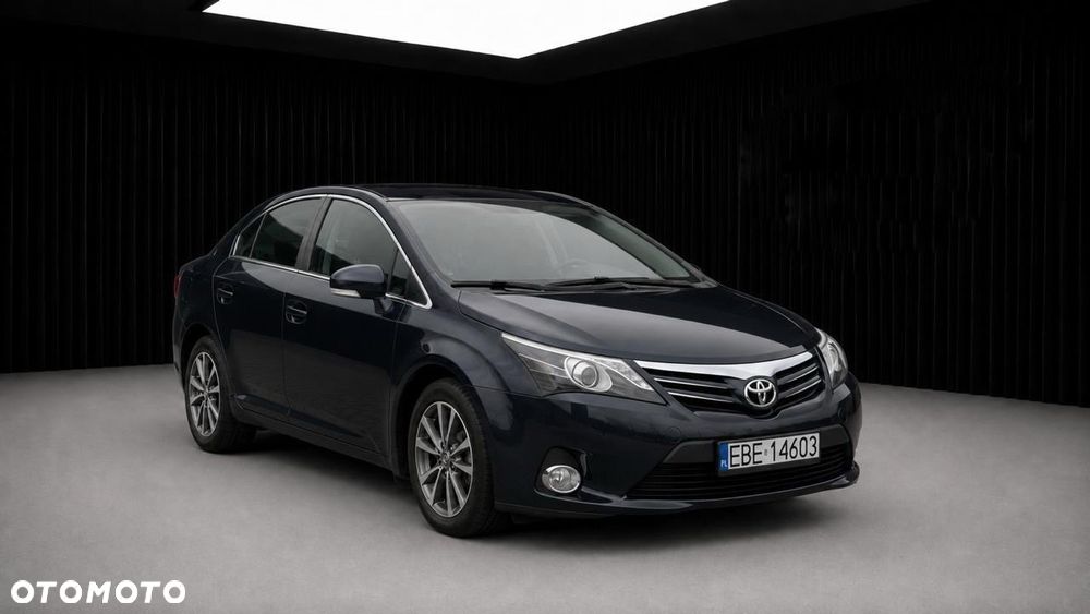 Toyota Avensis 2.2 D-CAT Premium - 1