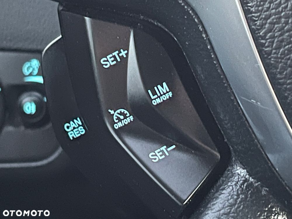 Ford Kuga 1.6 EcoBoost 2x4 Titanium - 20