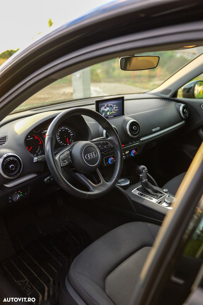 Audi A3 1.6 TDI S tronic Sport - 14
