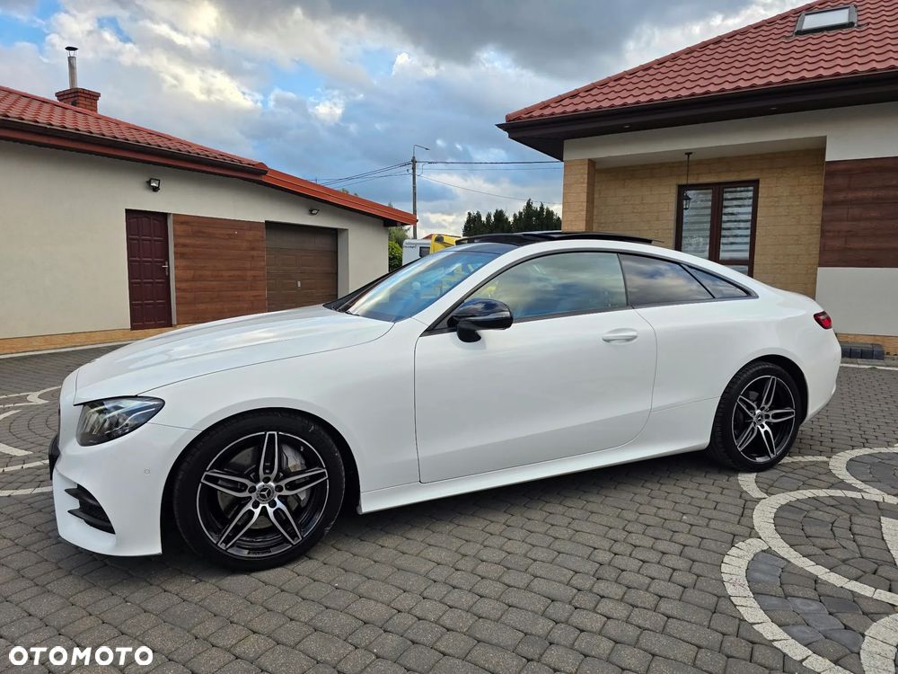 Mercedes-Benz Klasa E 300 9G-TRONIC - 17